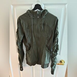 Lululemon jacket size 6